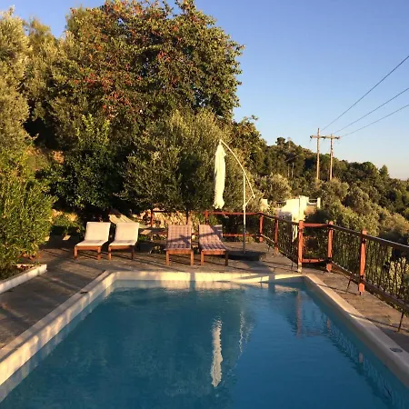 The Music House With Pool Vakantiehuis Klíma