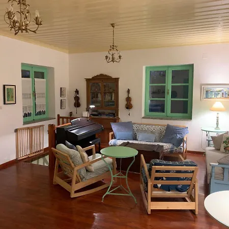 Case de vacanță The Music House With Pool