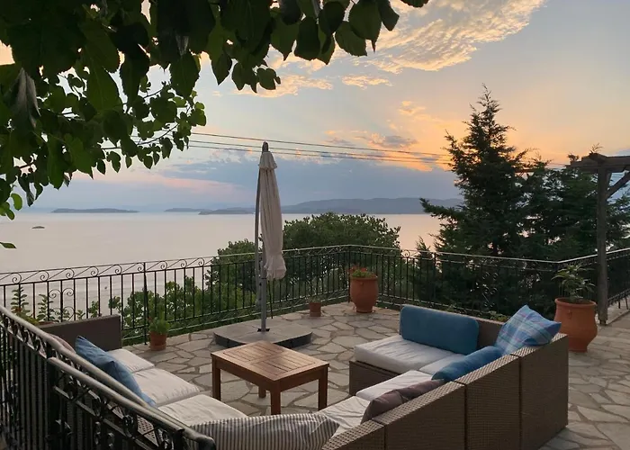 Case de vacanță The Music House With Pool